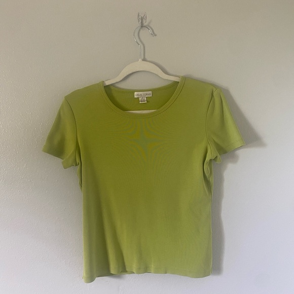 Casual Corner Tops - Casual Corner women's bright green short sleeve t-shirt size medium cotton